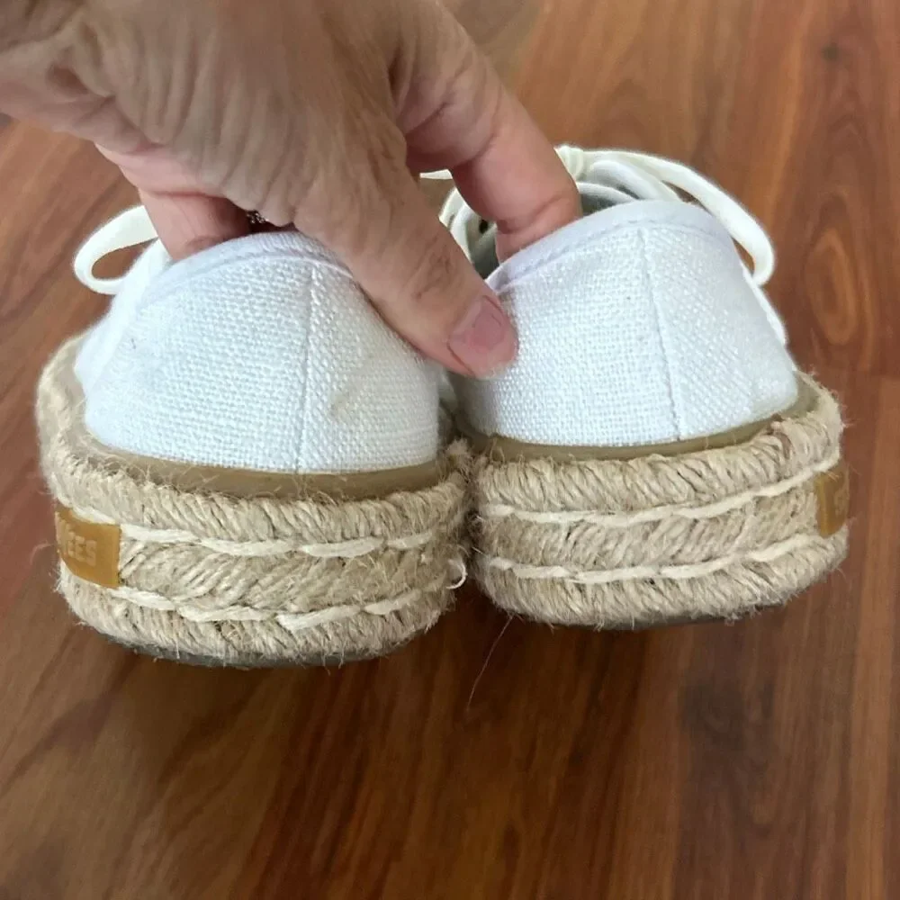 SeaVees white canvas